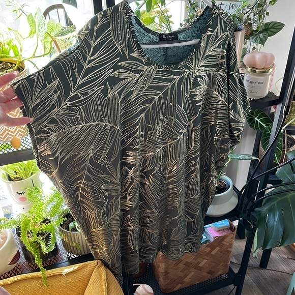 LILY MORGAN | Leaf Print Women's Top - Picture 2 of 8